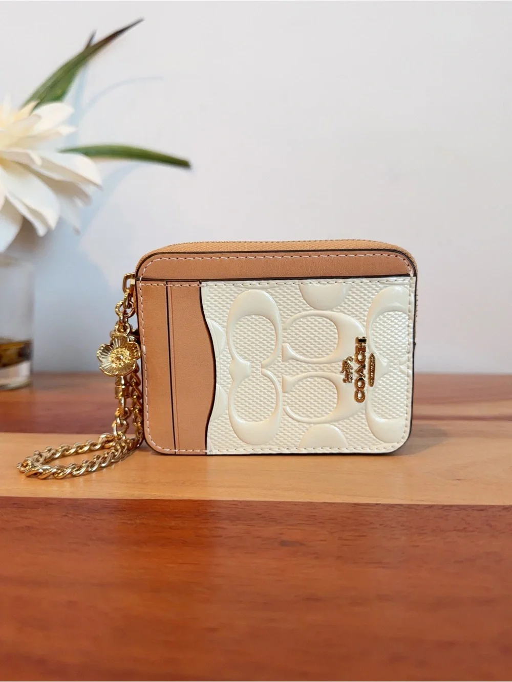 NWT Coach Zip Card Case In Signature Leather With Charm